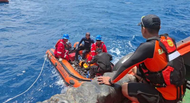 Penyelam BSG Temukan Satu Korban di Kabin KM Virgo Transport 8