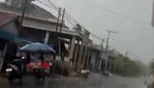 Tangkapan layar video Instagram @kabarbanuakalsel yang memperlihatkan hujan deras mengguyur kawasan Juai, Kabupaten Tabalong, Sabtu (5/9/2026)
