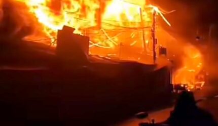 Api Amuk Pasar Lama Jelang Subuh, 21 KK Kehilangan Tempat Tinggal dan Usaha