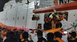 Demi Keluarkan Jenazah, Penyelam TNI AL Harus Pecahkan Kaca Kompartemen KM Virgo
