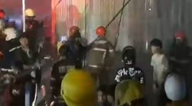 BREAKING News! Diduga Dibakar Pria Gangguan Jiwa, Alfamart Km 13 Gambut Terbakar, Satu Tewas