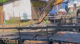 Demi Normalisasi Sungai, Pemko Banjarmasin Gusur Bangunan di Sungai Veteran