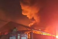 Di Tengah Kesibukan Padamkan Karhutla, Gudang Solar di Indrasari Martapura Terbakar Hebat