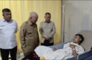 Gubernur Kalsel Haji Muhidin Jenguk Korban Kapal Virgo Transport 8 di Rumah Sakit (foto: adpim)