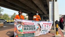 Bagikan Masker Upaya Pemkot Banjarmasin Sosialisasikan Kesehatatam di Tengah Kabut