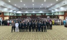 Gubernur Haji Muhidin Serahkan Penghargaan Satyalancana Untuk 985 PNS Kalsel