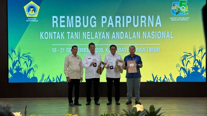 Penghargaan Adhi Bhakti Tani Nelayan Utama Diterima Gubernur Kalsel