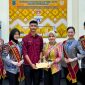 BRI Branch Office Amuntai Dukung Pelestarian Budaya Daerah Melalui Bantuan Dana Untuk Pawadahan Nanang Galuh HSU