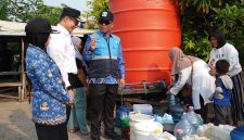 Tinjau Distribusi Air Bersih, Yamin Harap Warga Kuin Cerucuk Tak Lagi Kesulitan