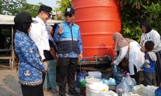 Tinjau Distribusi Air Bersih, Yamin Harap Warga Kuin Cerucuk Tak Lagi Kesulitan