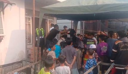 Relawan Damkar  Gugur dalam Tugas Karhutla di Alalak, Bupati Batola Melayat ke Rumah Duka