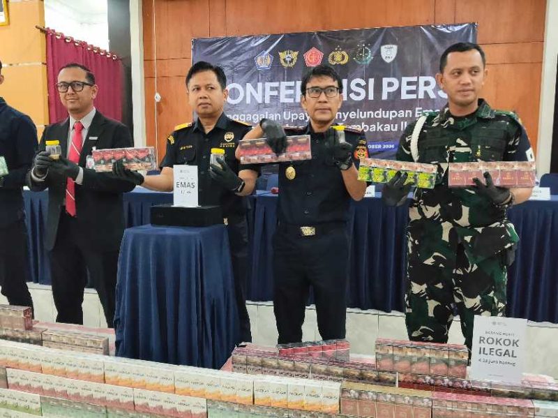 Sinergi Bea Cukai – TNI dan AVSEC Ungkap 4,23 Juta Batang Rokok Ilegal dan 1,1 Kg Emas, Dandempom : Laporkan Jika ada Dugaan Keterlibatan Oknum