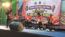 Panas di Kedai 99 Tri Sakti! 31 Biduan Berebut 12 Tiket Final New Surya Arina
