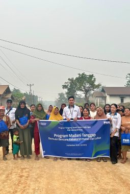 Bergerak Nasional, PNM Salurkan Ribuan Paket Bantuan untuk Warga Terdampak Karhutla di Kalbar