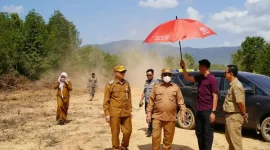 Bupati Muhammad Rusli Tinjau Lokasi Rencana Jalan Pembangunan Pelabuhan