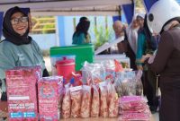 Warga Antusias Berbelanjar, Dinas Perikanan Kotabaru Gelar Gerai Ikan Murah